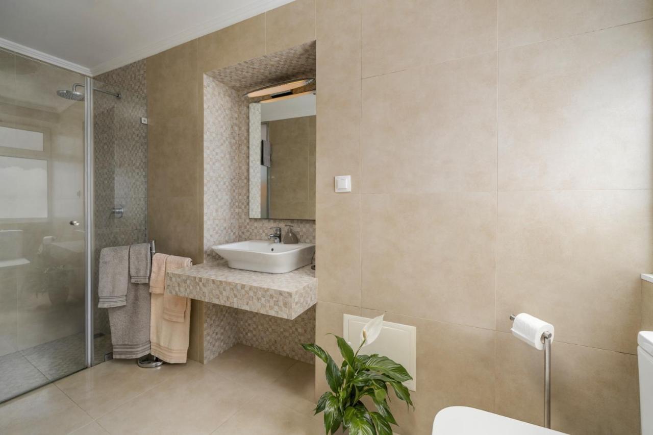 Villa Casa Das Orquideas By Villa Plus Estreito Da Calheta Luaran gambar
